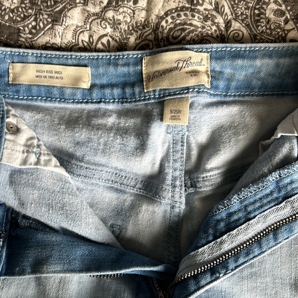 Universal Thread Shorts - image 3